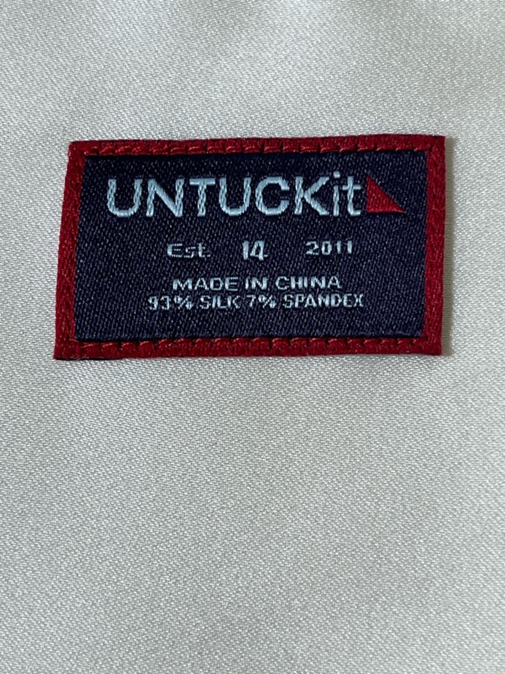 UNTUCKit Ivory Silk blend Button-Down Blouse Size 14 - Picture 4 of 9